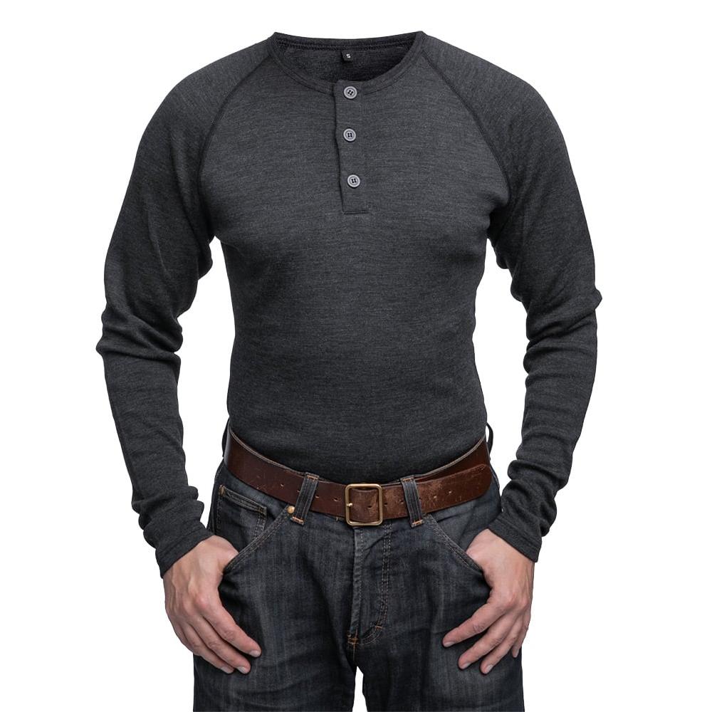 This person is 175 / 100 cm; shirt size Small Regular
