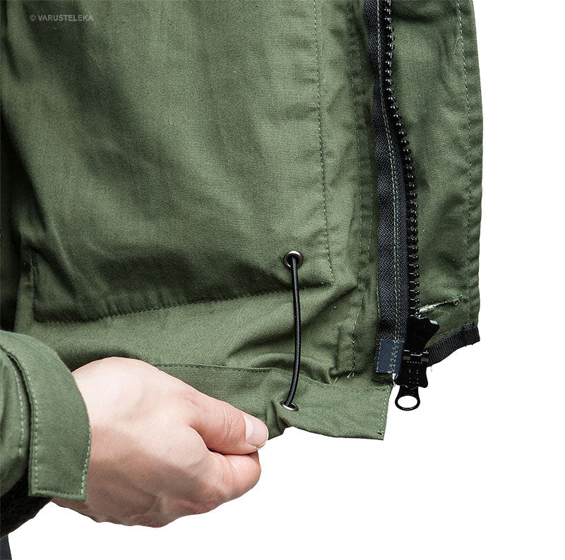 You can pass the elastic cord into the pocket to keep it out of the way