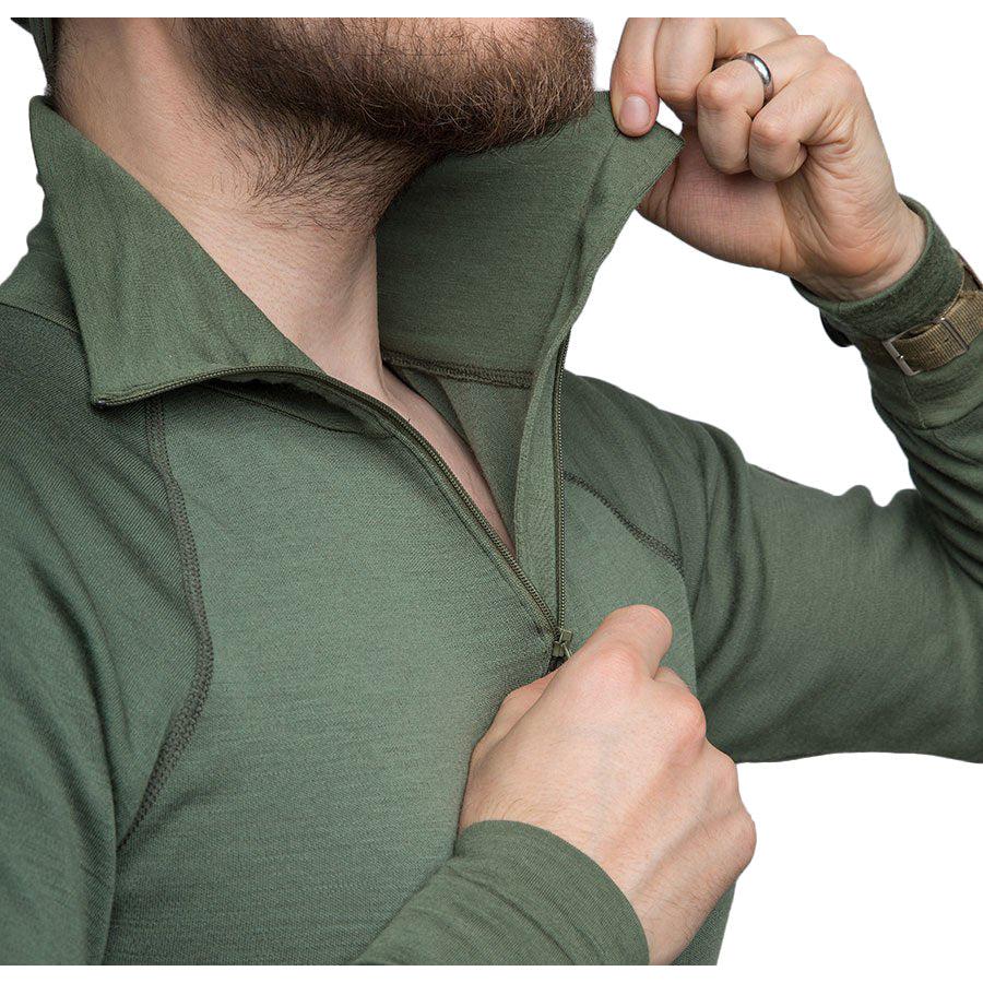 High; snug fitting collar with zipper.