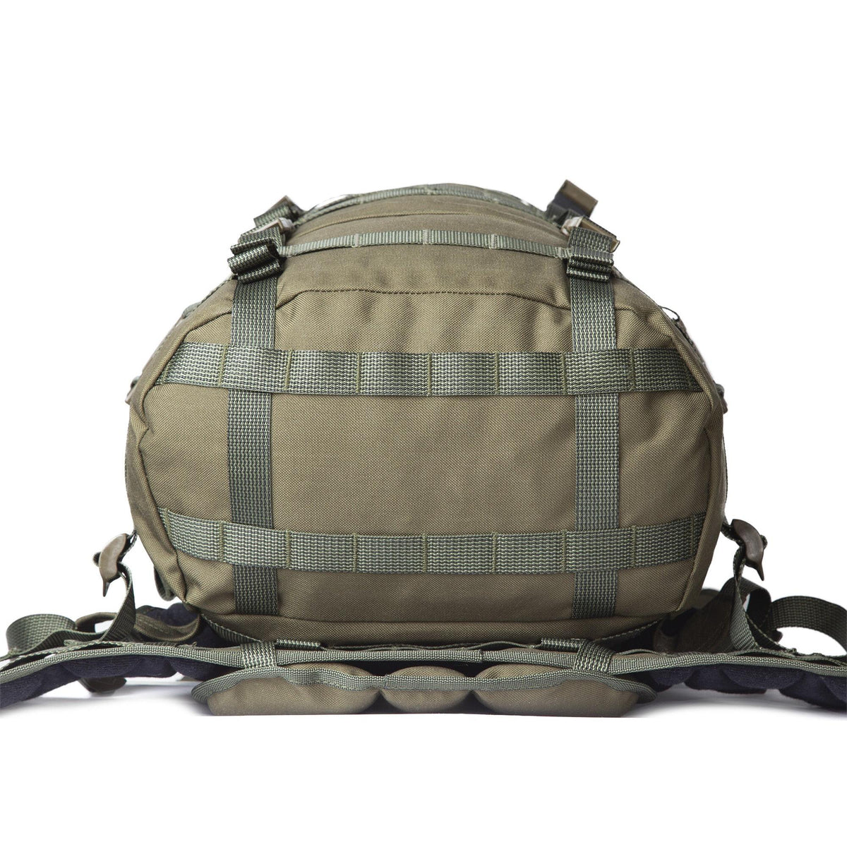 Befestigungspunkte für Utility-Straps am Boden. Die integrierten Riemen können auch zum Festzurren von Ausrüstung verwendet werden.