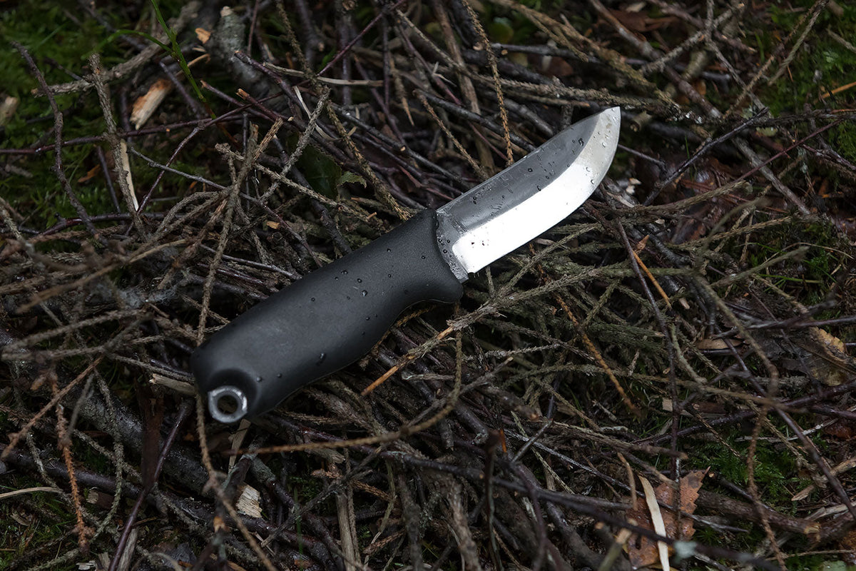 Varusteleka Jääkäripuukko 85, Kohlenstoffstahl