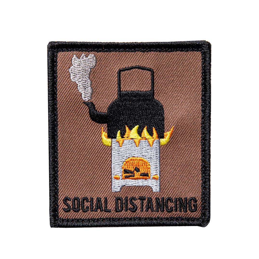 Varusteleka Social Distancing moraalimerkki