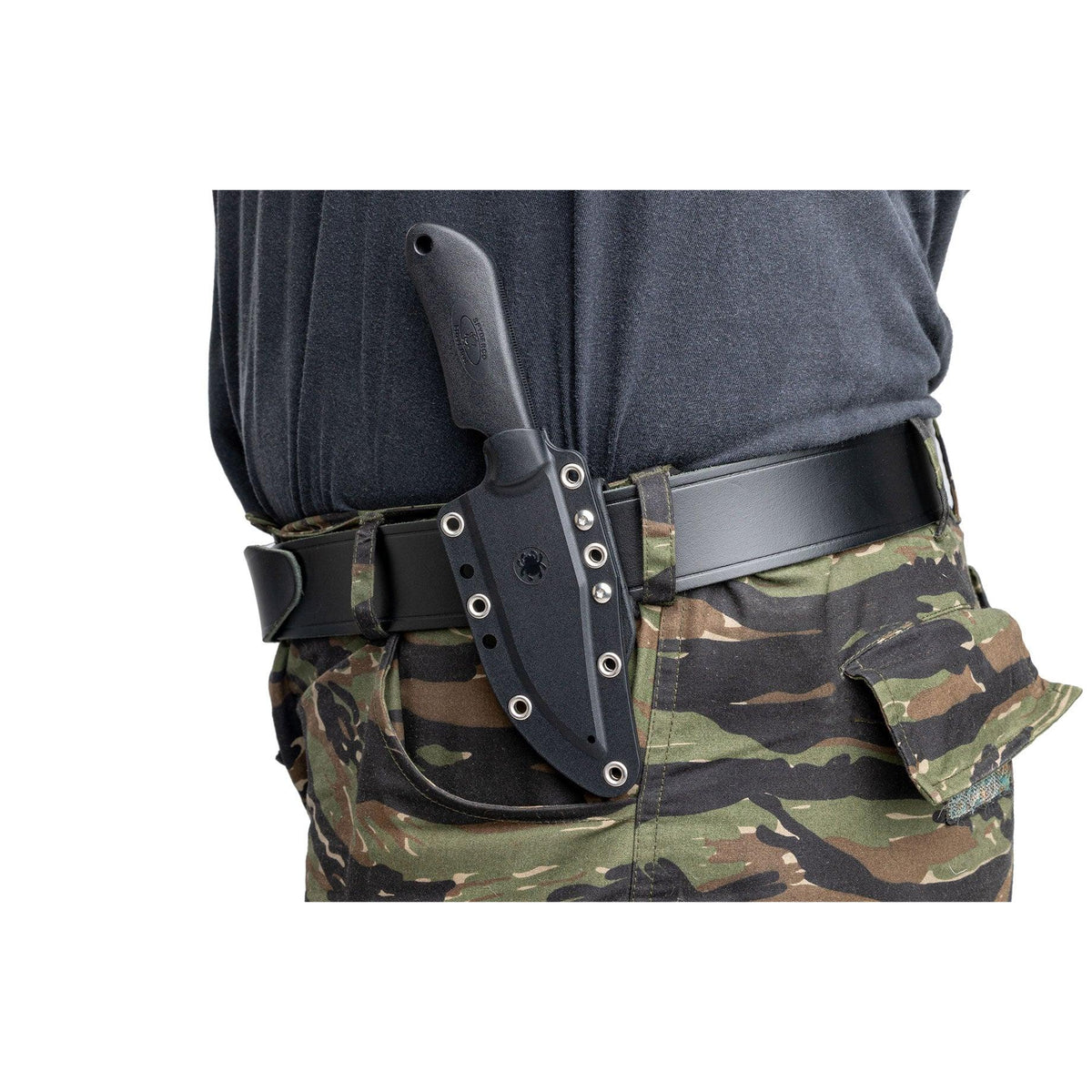 The adjustable sheath enables a wide range of carrying options.