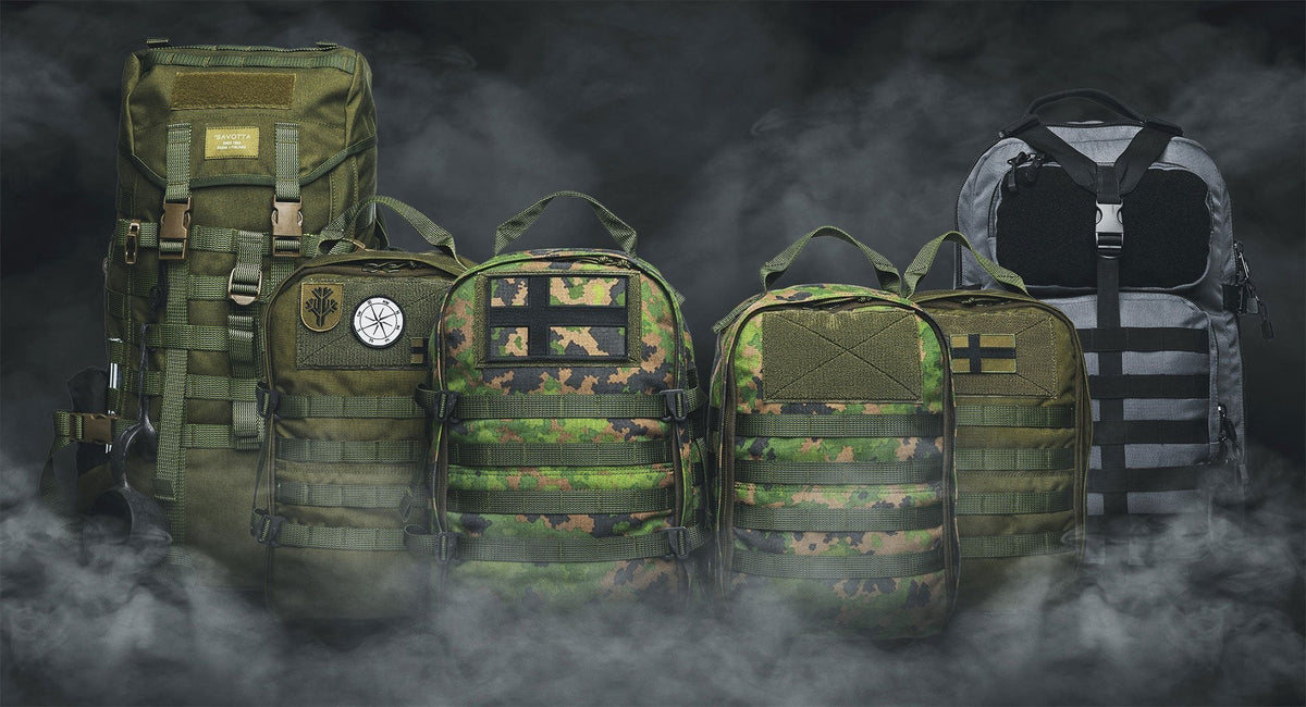 Varusteleka Suomen lippumerkki, 154 x 94 mm, M05 metsäkuvio
