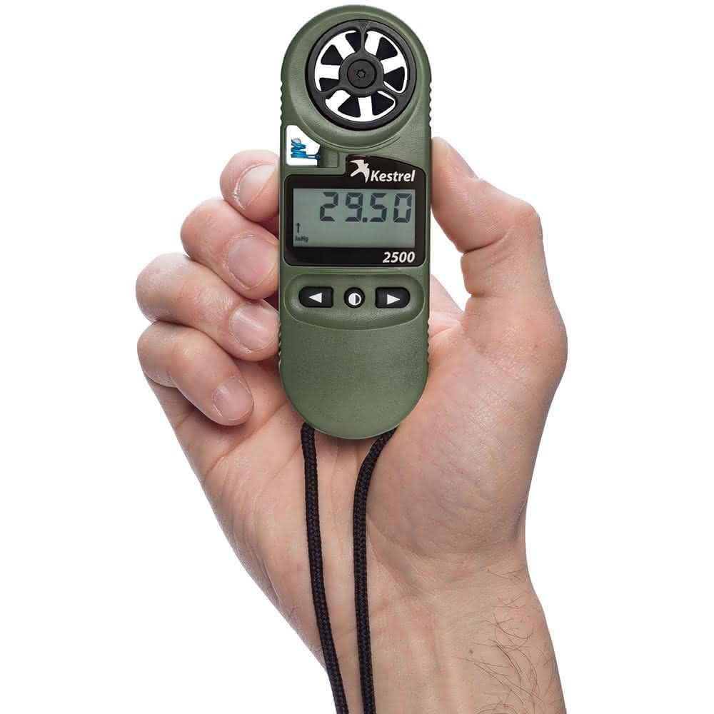 Kestrel 2500NV säämittari yönäytöllä