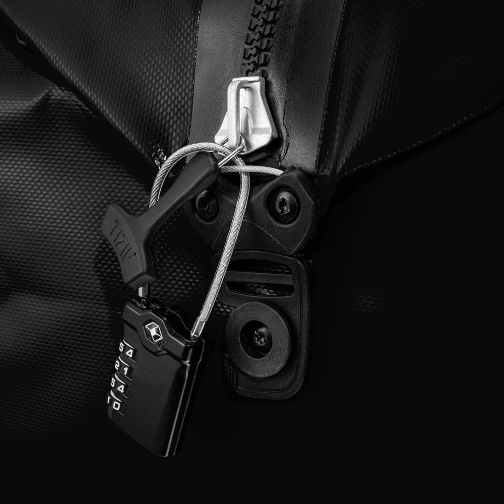 The bag can be secured with a padlock. The padlock is not included.