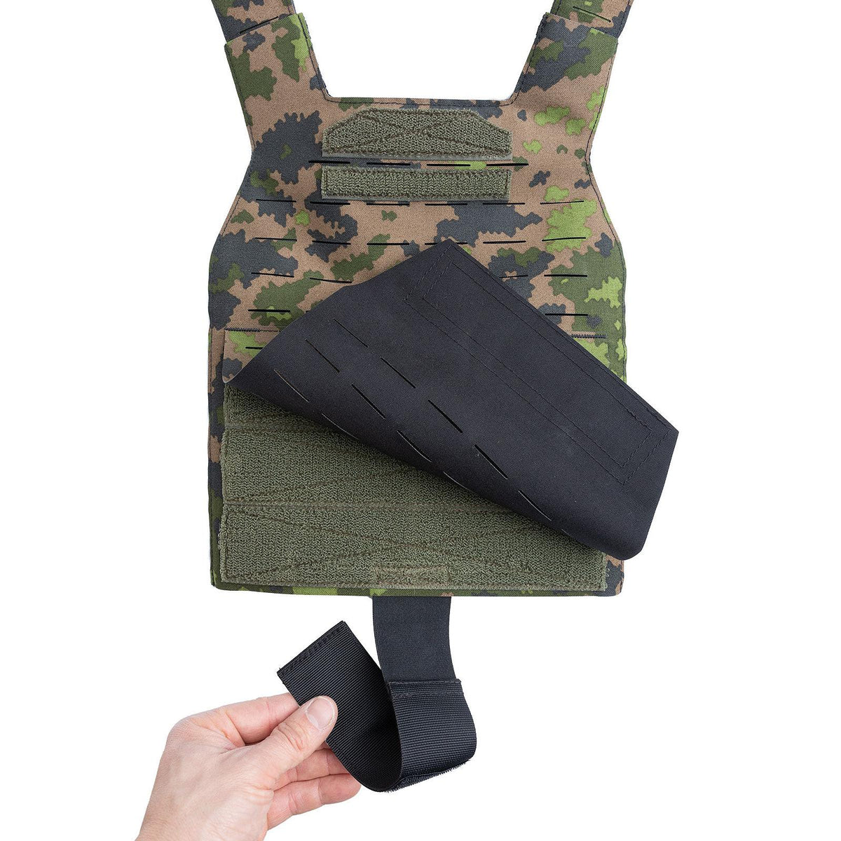 Klettbefestigung für ein Cummerbund unter der hinteren Klappe.