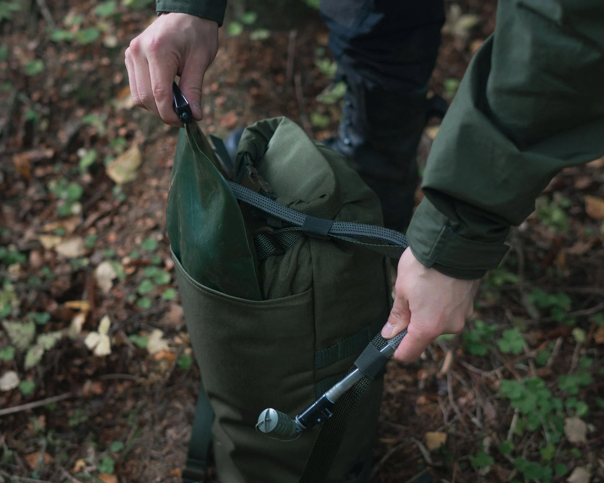 One large external compartment against your back.
