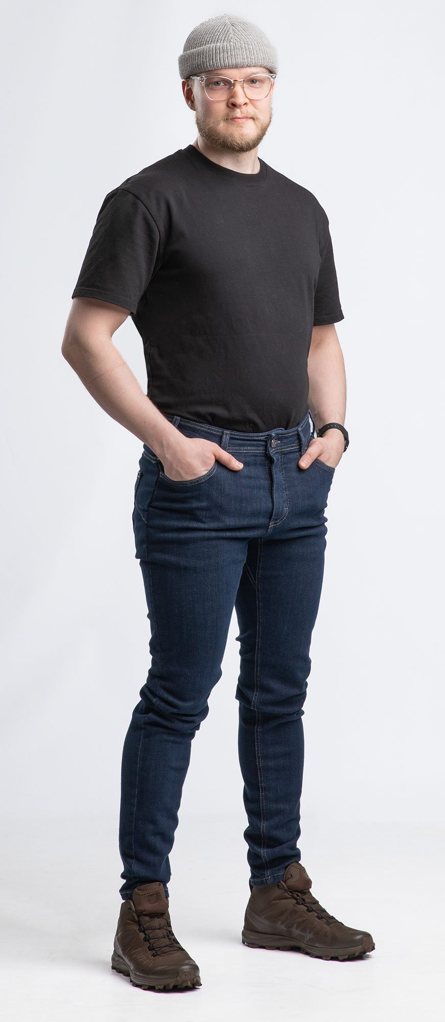 Dobre dla facetów! Rozmiar modela: wzrost 179 cm; talia 82 cm; nosi jeansy 32/32.