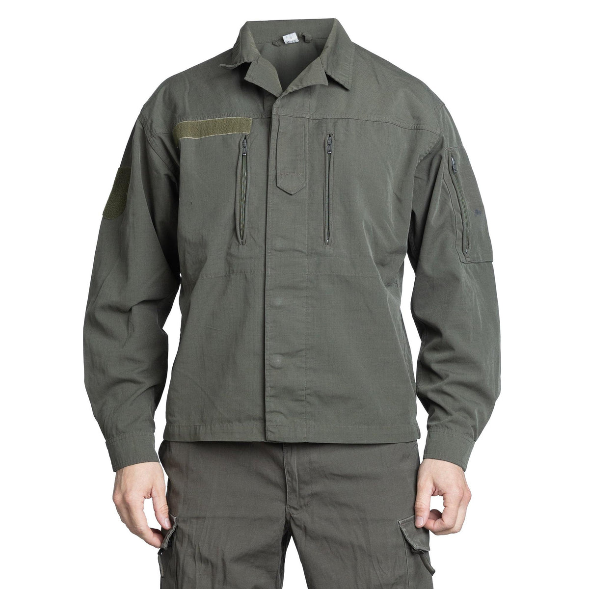 Model height 181 cm; chest circumference 96 cm. Wearing size Medium Regular (96-100 III-IV).