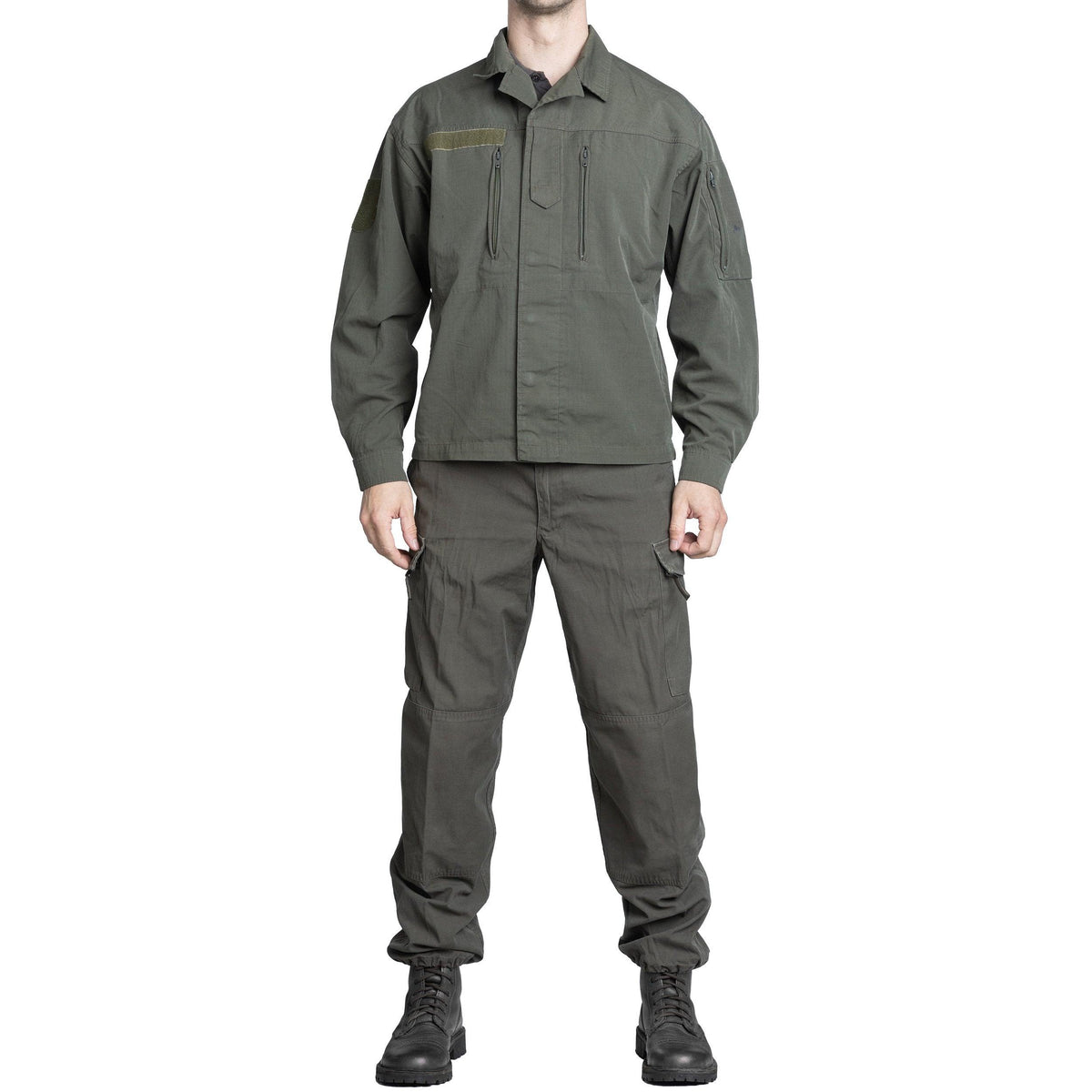 Model height 181 cm; chest circumference 96 cm. Wearing size Medium Regular (96-100 III-IV).