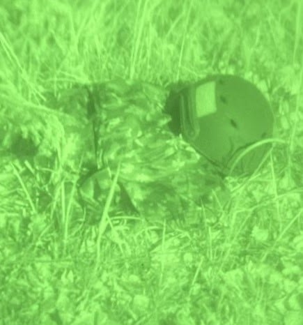 Maston Olive Green pomalowany hełm; PVS14omni7; IR podświetlony; z M05 RES spodniami. Rzep na hełmie (foliage green) niepomalowany.