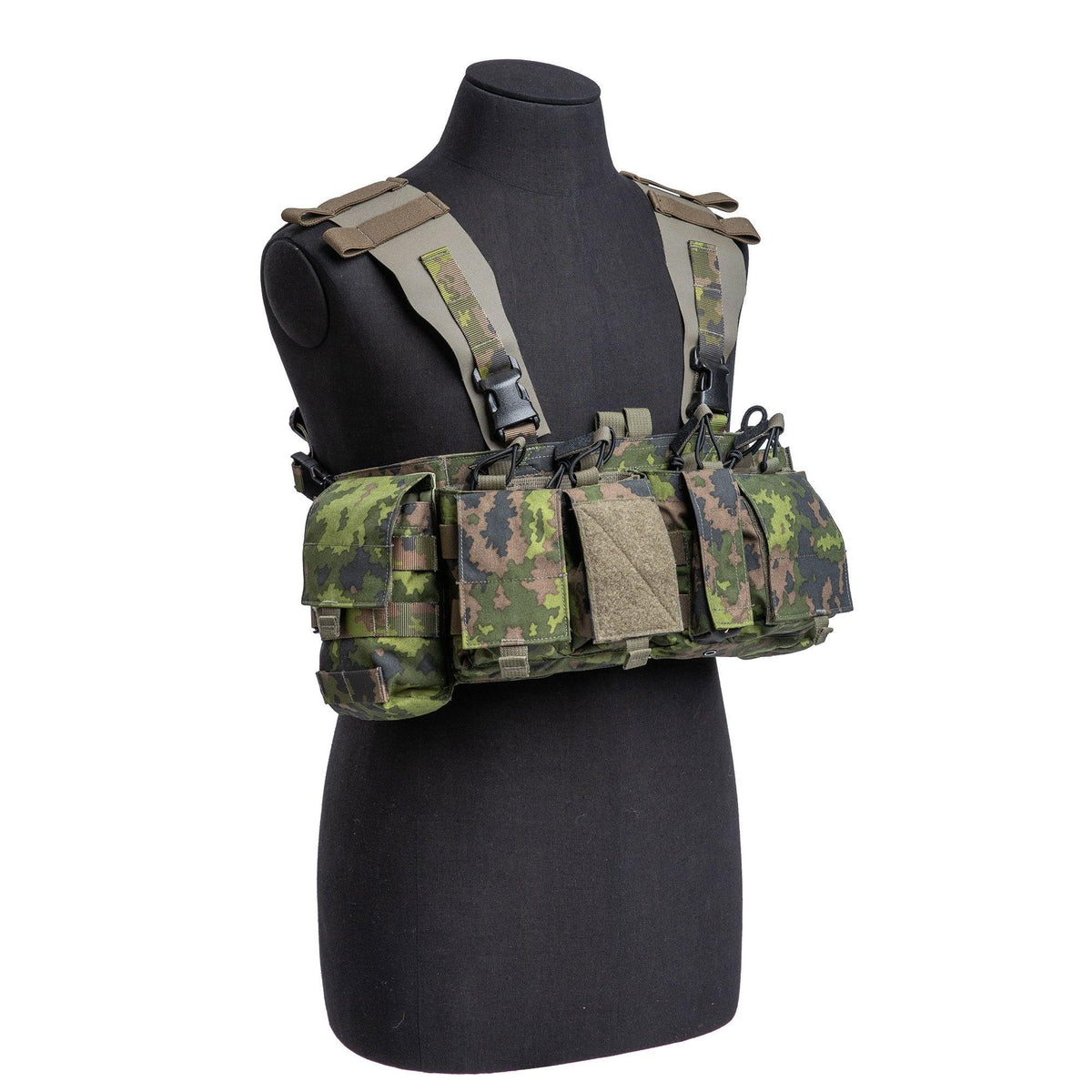 Chest rig diagonally from the front on a torso.