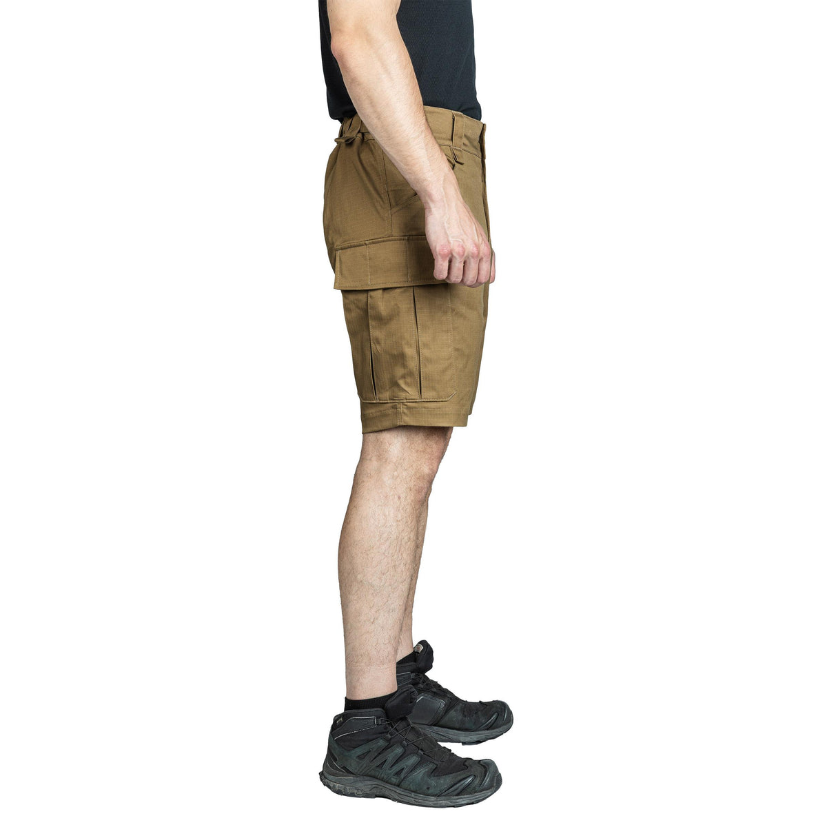 Model height 189 cm; waist circumference 83 cm. Wearing size Medium Regular.