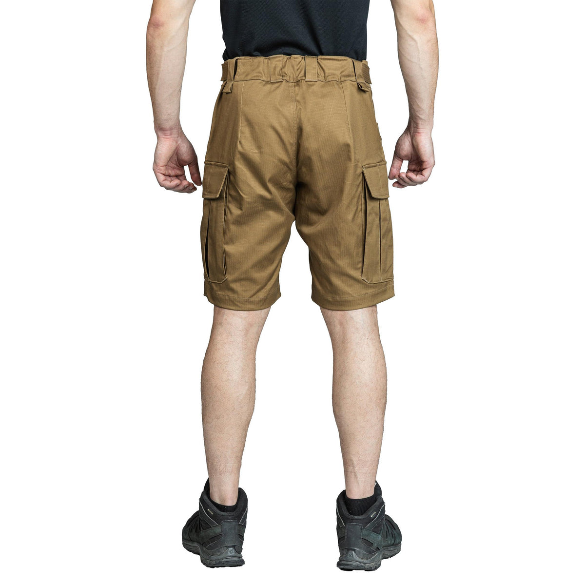Model height 189 cm; waist circumference 83 cm. Wearing size Medium Regular.