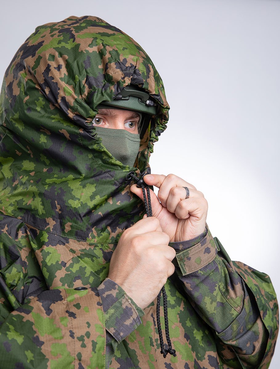 Kapuzengroße Kapuze mit Kordelzug für Helme.