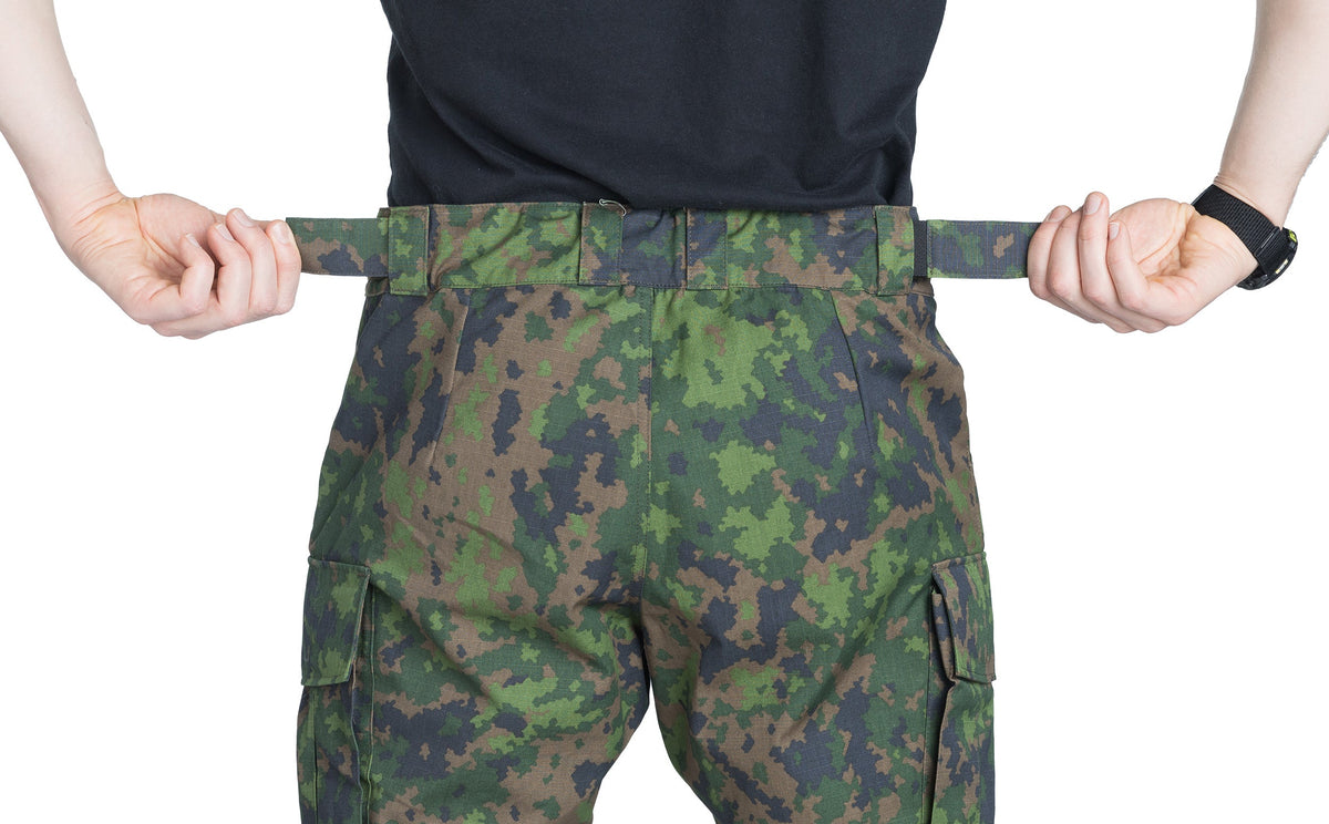 The 40 mm (1.6) wide elastic adjustment will ensure a snug fit and can easily be removed
