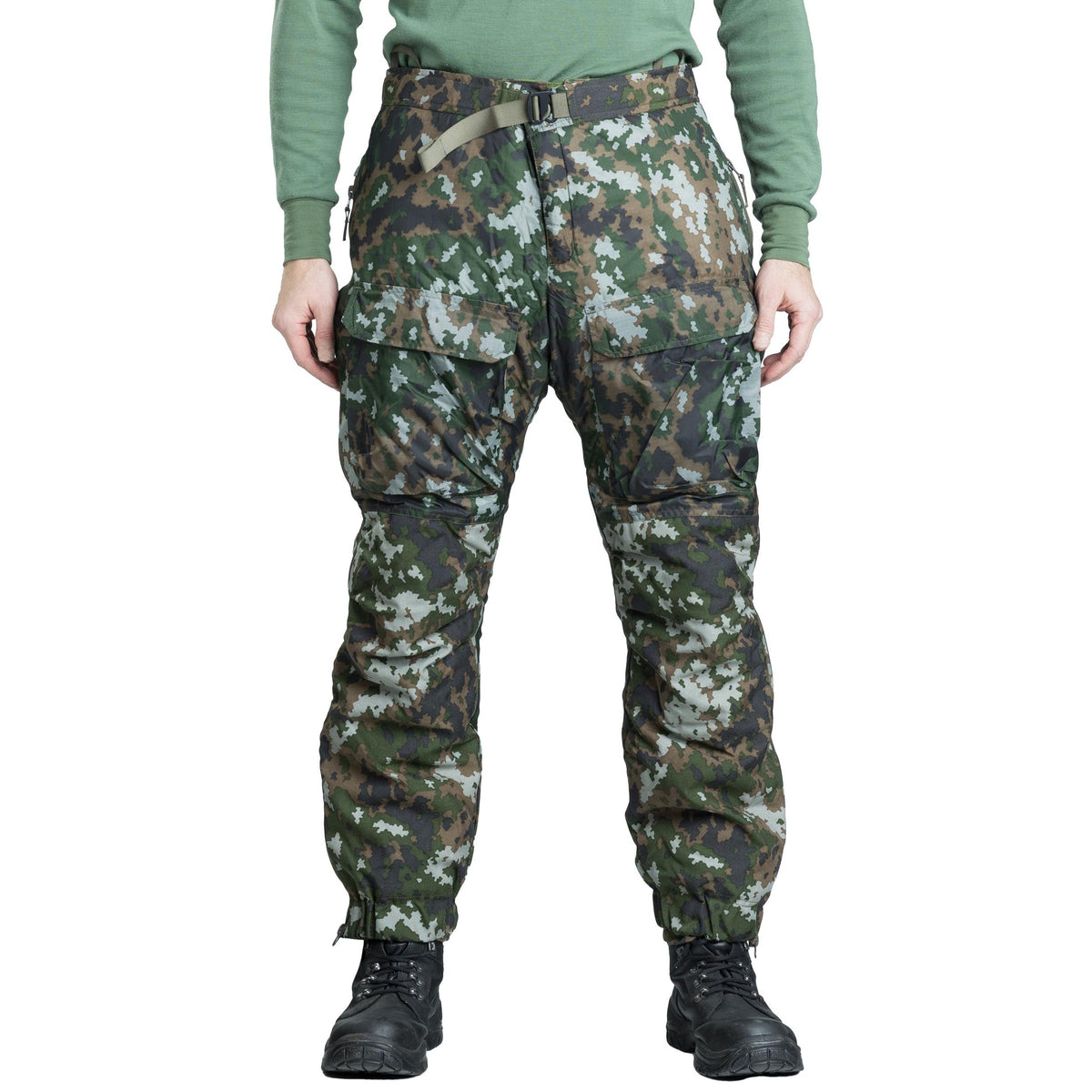 Model height 182 cm and waist circumference 88 cm. Wearing size Medium Regular.