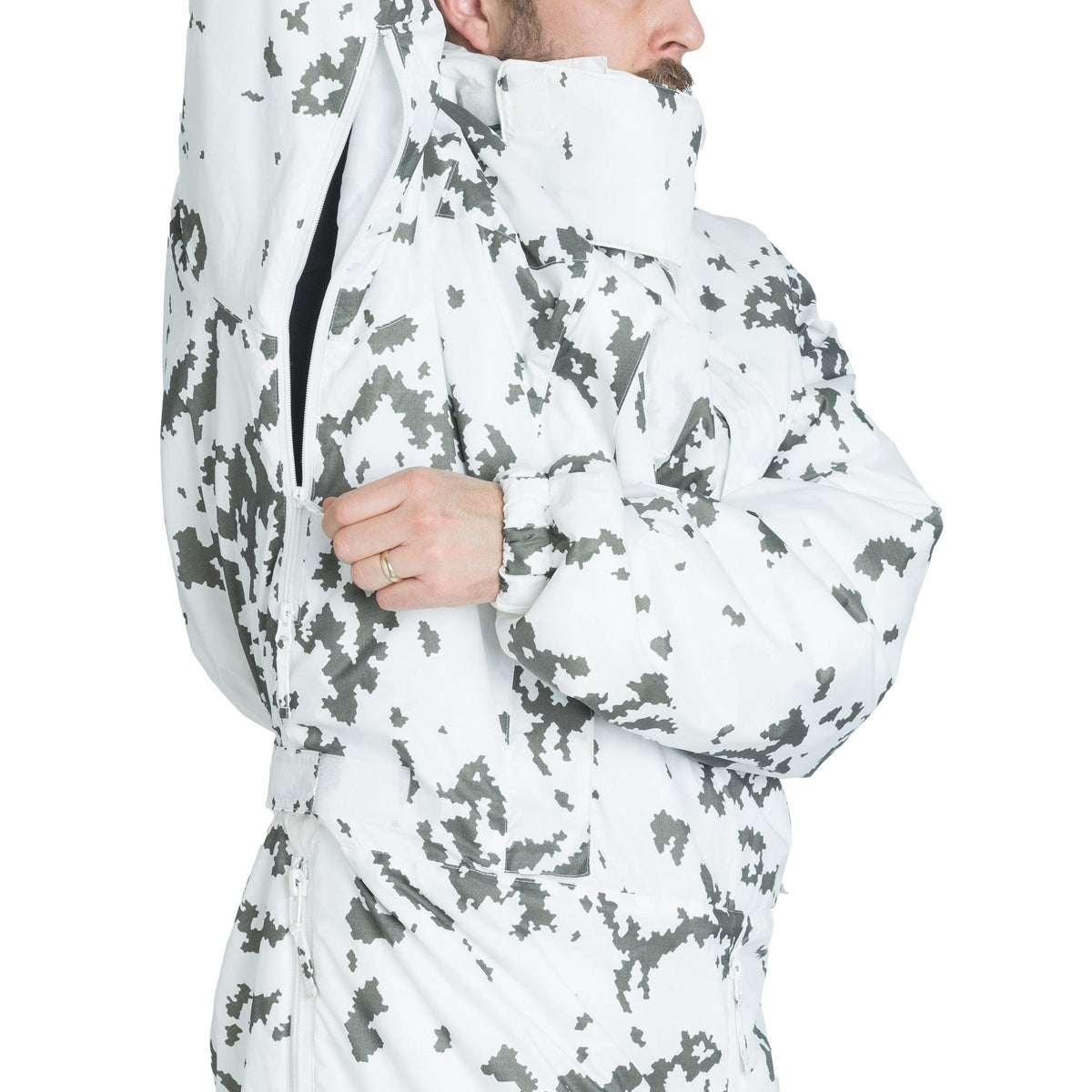 2-way ventilation zippers.