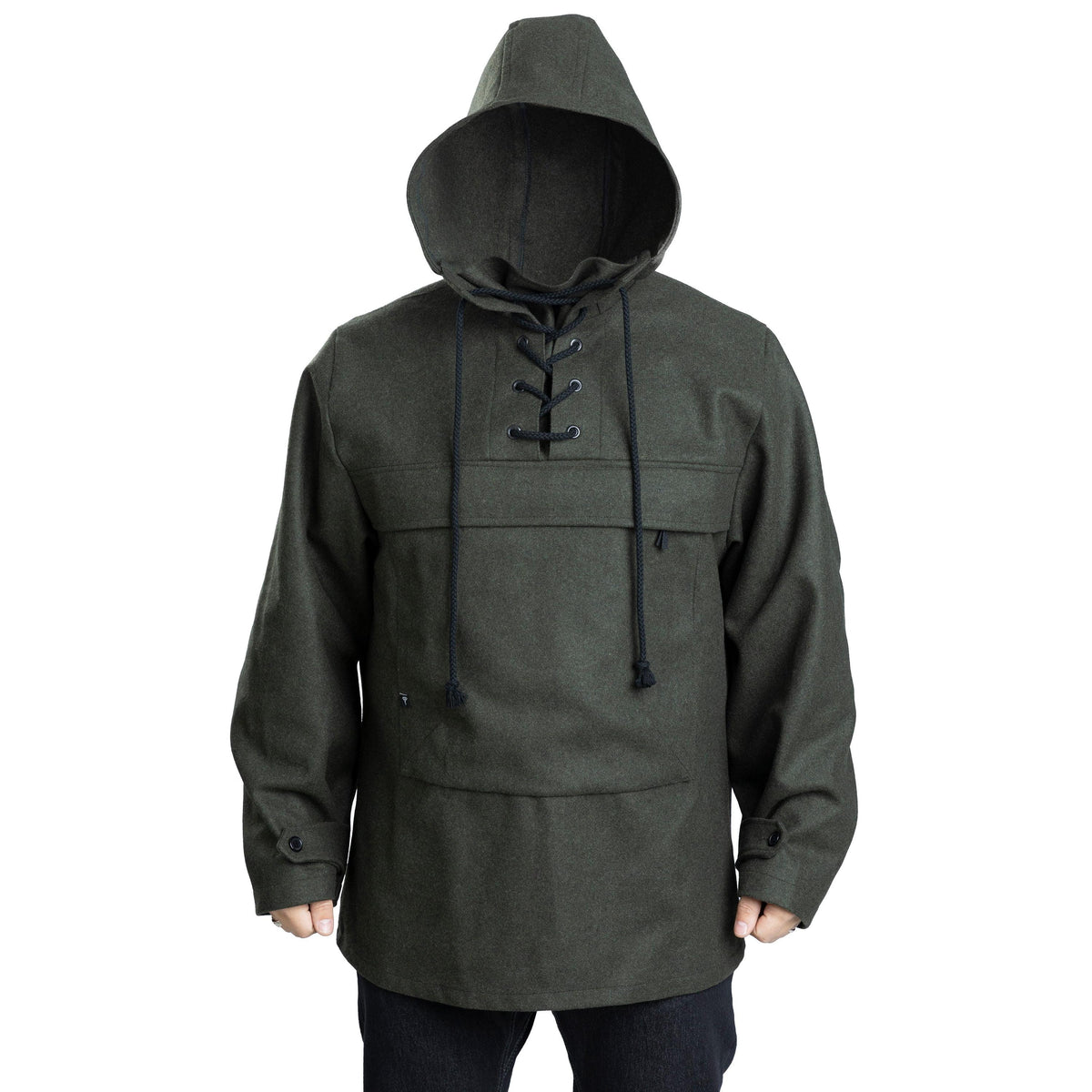 Model height 178 cm (5' 10); chest circumference 115 cm (45.3); waist circumference 100 cm (39.4). Wearing size Large/X-Large.