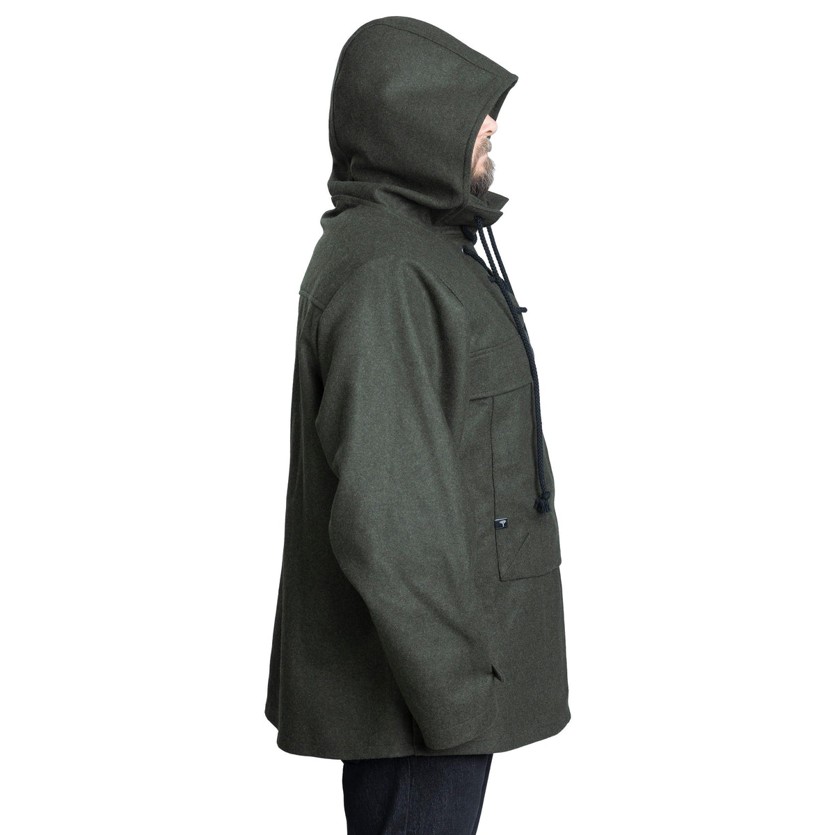 Model height 178 cm (5' 10); chest circumference 115 cm (45.3); waist circumference 100 cm (39.4). Wearing size Large/X-Large.