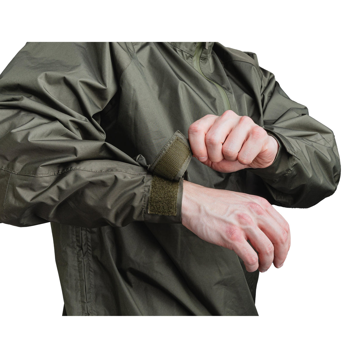Hook & loop adjustment on the cuffs