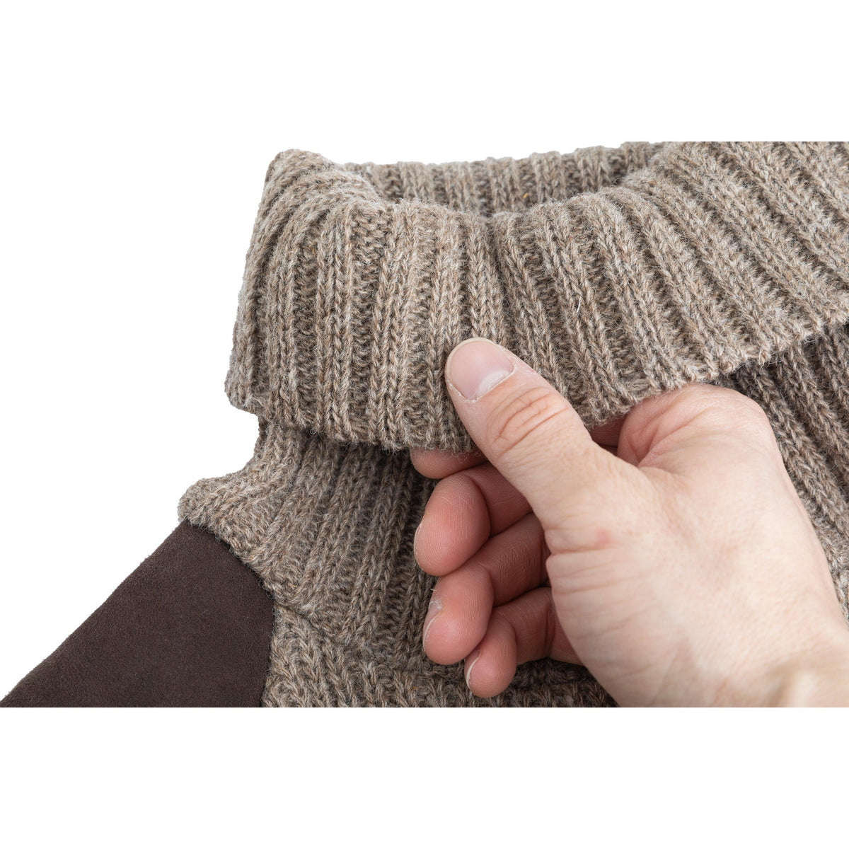 The tall turtleneck collar keeps the cold and gloom away. The height is enough for everyone except a giraffe
