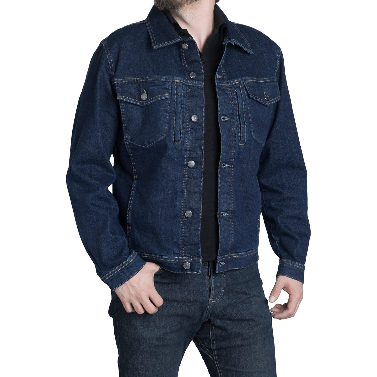 Model height 187 cm; chest circumference 108 cm; waist circumference 89 cm. Wearing size Medium Regular.